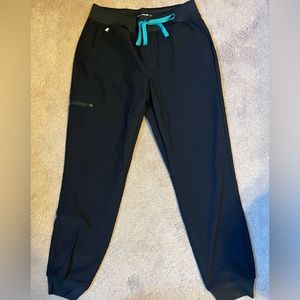 BRAND NEW- Never Worn- FIGS Black Zamora FreeX Lined Jogger Scrub Pants